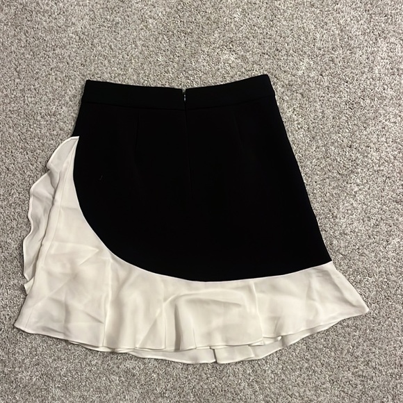 Kate Spade Crepe Ruffle Skirt-NWT - Picture 4 of 5